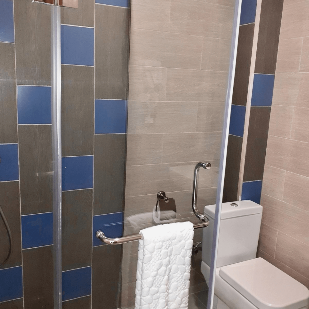 Bathroom of Standard Twin Room - ALaska Resort